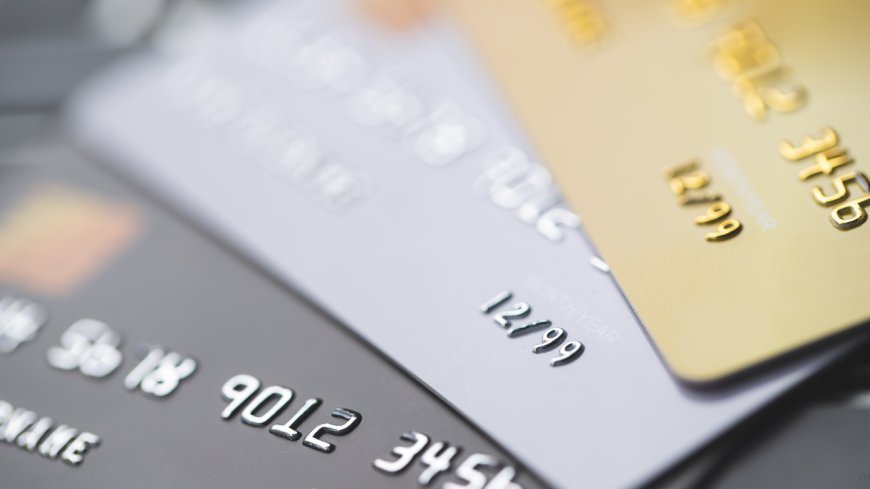 The Debit Card Mistake That's Costing You $500+ Per Year