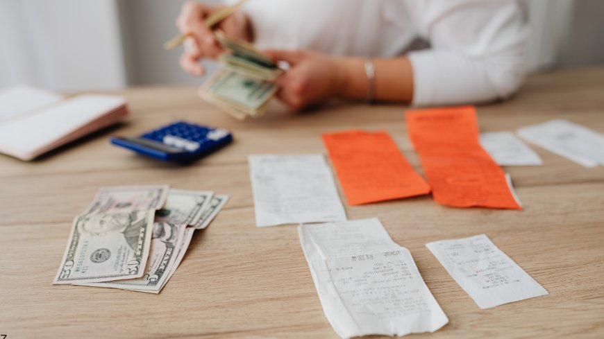 7 Money Hacks to Slash Your Monthly Bills in 2026 (Without Sacrificing Comfort)