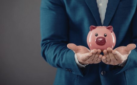 7 Tiny Money Habits That Feel Like Cheating (Because They Save You $1,000+ This Year)