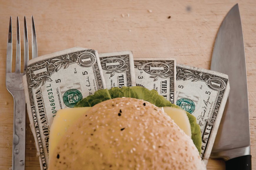 How to Save Money Eating Out Without Staying Home