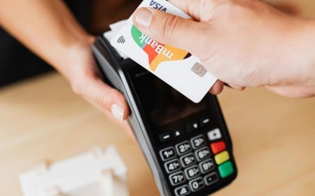 The Debit Card Trap That’s Quietly Costing You $500+ a Year (And the Simple Switch That Fixes It)