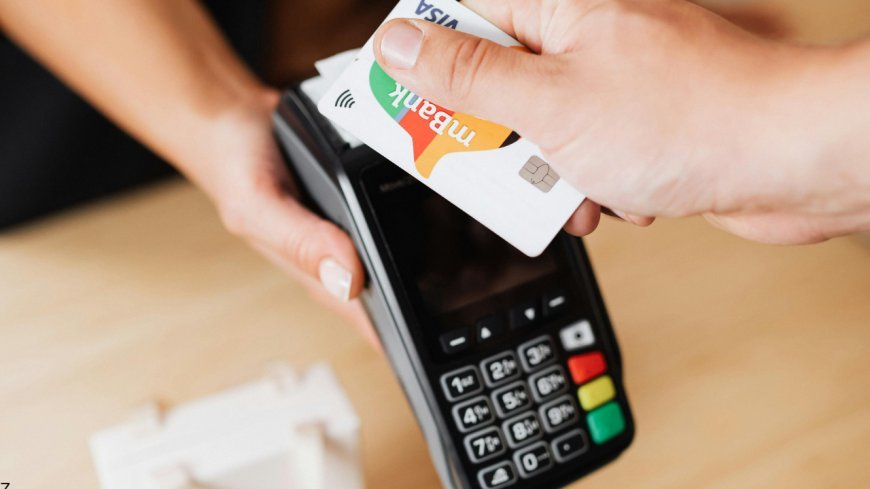 The Debit Card Trap That’s Quietly Costing You $500+ a Year (And the Simple Switch That Fixes It)