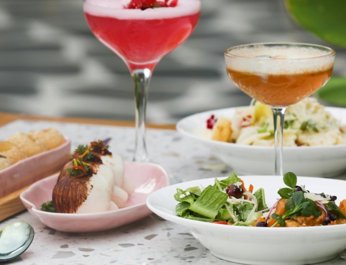 How to Save Money Eating Out Without Staying Home