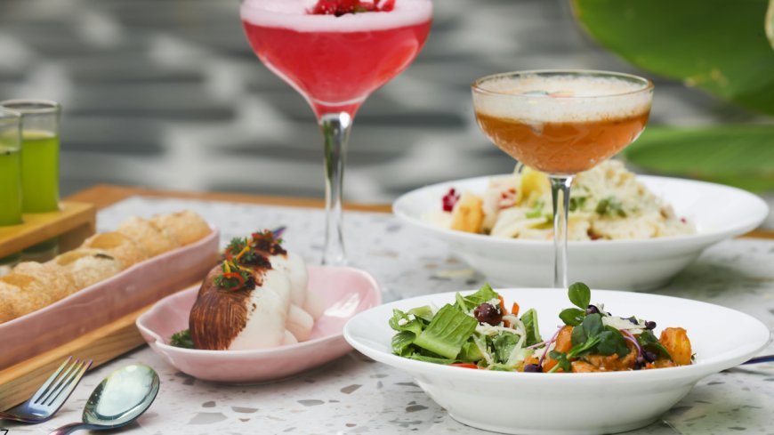 How to Save Money Eating Out Without Staying Home