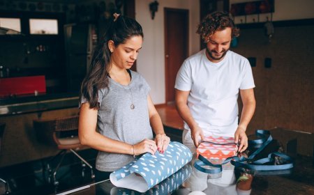 How to Set a Holiday Gift Budget the Whole Family Can Stick To