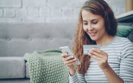 Holiday Credit Card Rewards: How to Earn Points Without Carrying a Balance