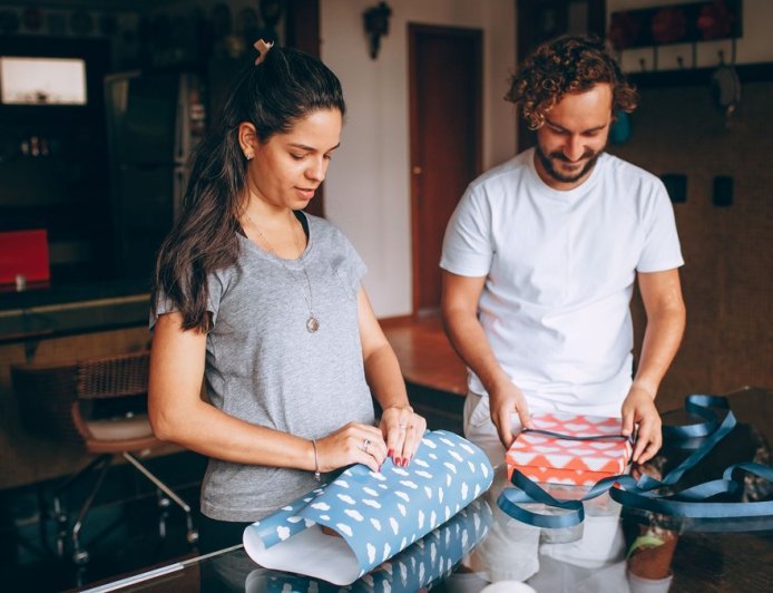 How to Set a Holiday Gift Budget the Whole Family Can Stick To